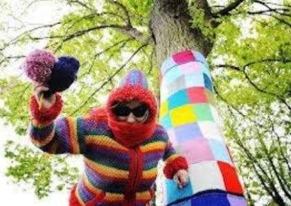 Knitted tree scarf: