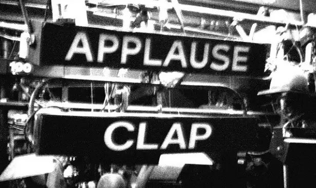 Applause prompter: