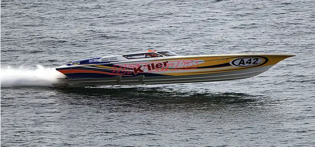 Going Lean powerboat - Cowes - Torquay 2013 by Simon Kidner