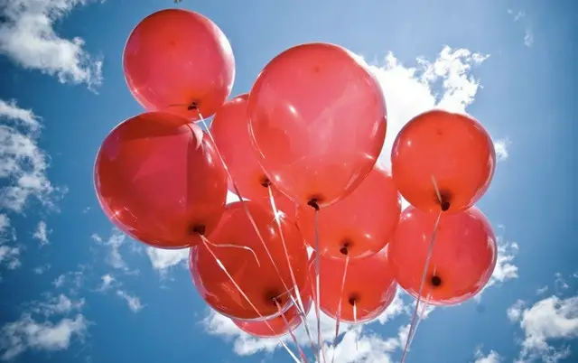 Red Balloons: