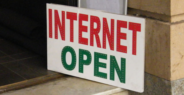 Internet Open sign by balleyne