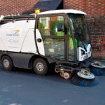 Road cleaning machine: