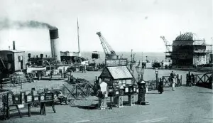 Ryde pier early (c) Simmonds Archive, Seaview