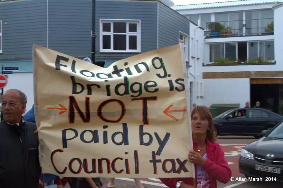 Floating Bridge protest banners by Allan Marsh