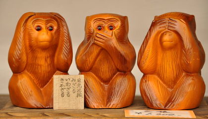 3 wise monkeys :