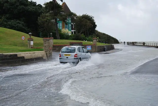 Cowes High Tide -: