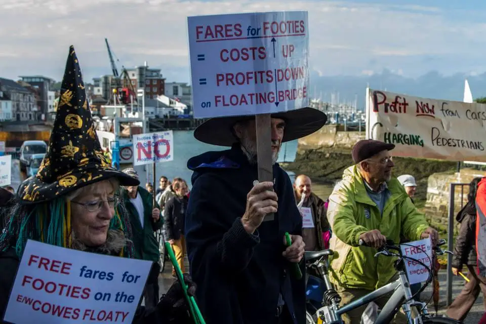 Floating bridge protest by Allan Marsh