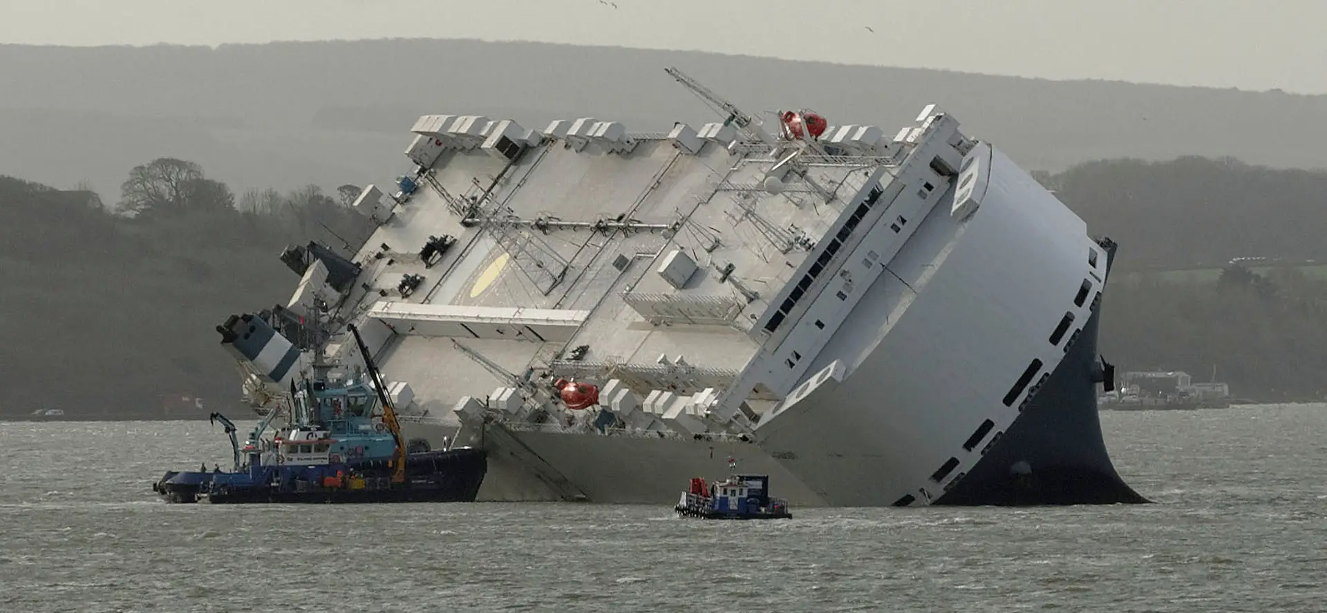 Hoegh Osaka by Keith Thompson from Studio Rouge