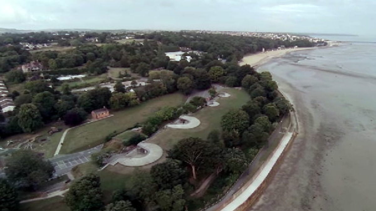 Fancy floating around above the beautiful Isle of Wight this evening? (video )