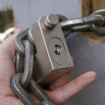 Undercliff Drive - new key padlock on barriers