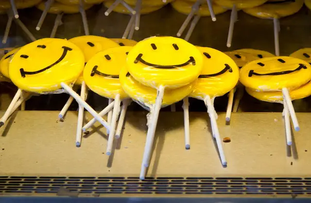 Smiley lollypops