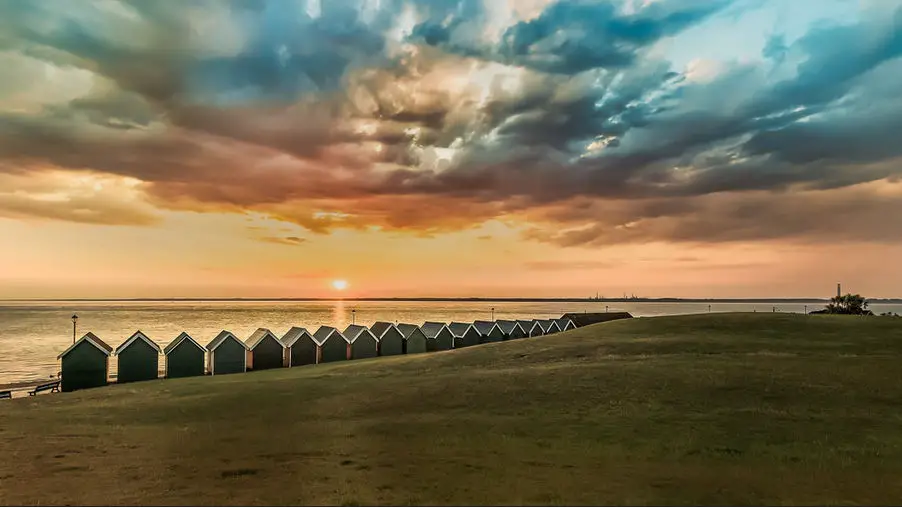 gurnard beach huts