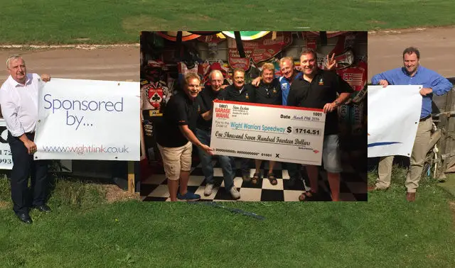 Speedway-banner with mahal cheque