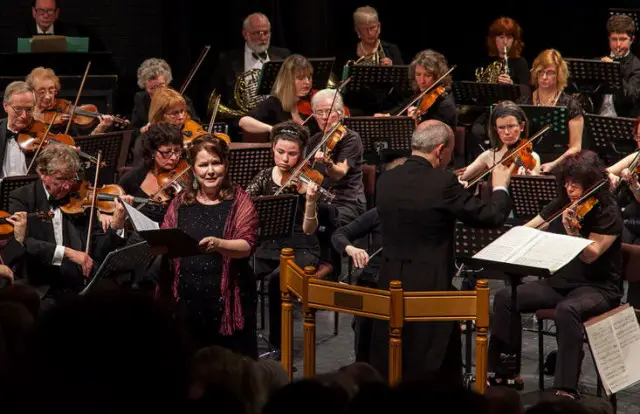 Jane Streeton with Isle of Wight Symphony Orchestra by Allan Marsh