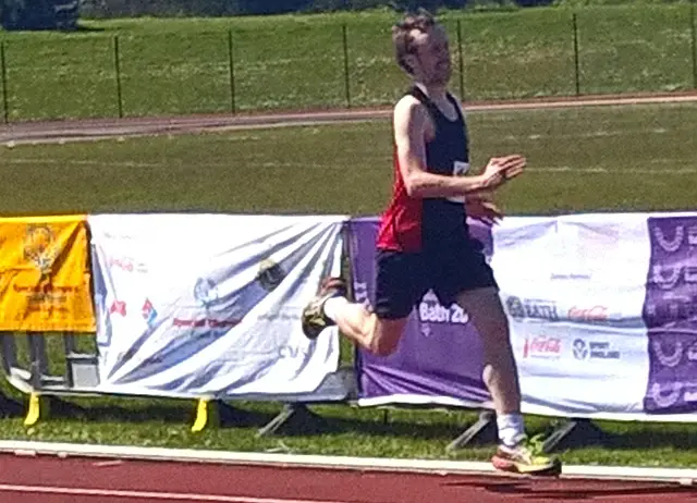 Ross Eglinton 800m race