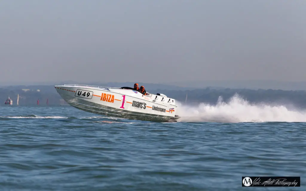 cowes to torquay powerboat race