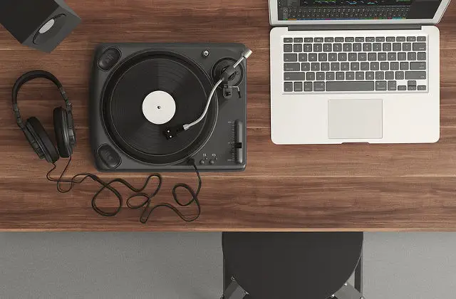 Turntable and computer