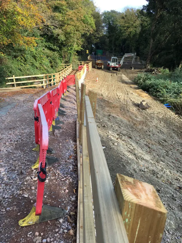 Undercliff Drive - the posts in the gabions are already leaning (7th November 2016)