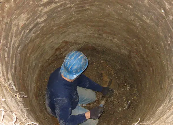 digging a well 