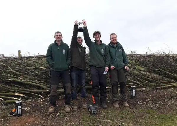 apprentices hedgelaying