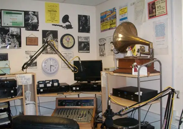 angel radio - studio
