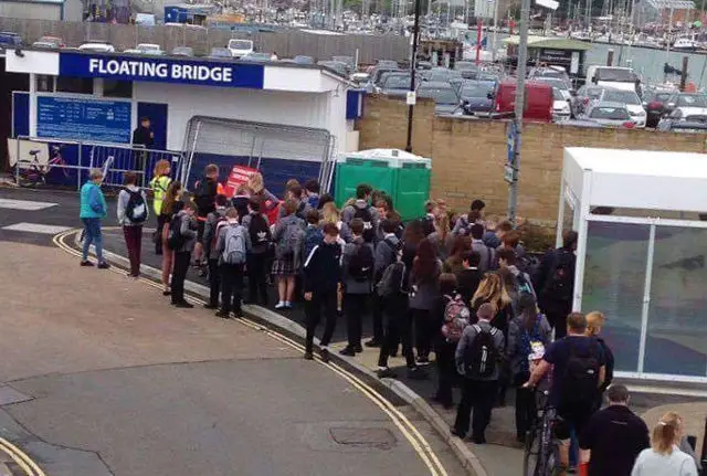 queue for floating bridge cropped