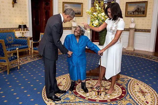 McLaurin at 106, (center) meets with former president Barack Obama and wife first lady Michelle Obama, in the Blue Room of The White House February 2016 