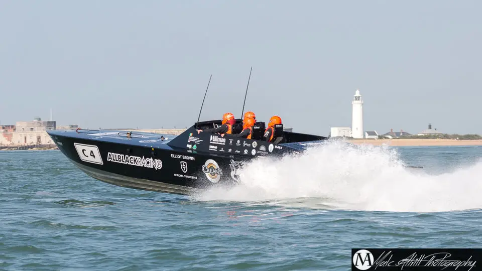 cowes torquay powerboat race