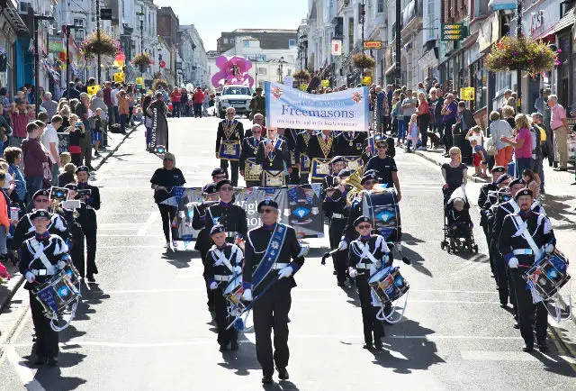 Hampshire and Isle of Wight Freemasons paraded on the Island