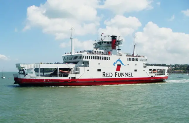 Red-Eagle-red-funnel leaving-Cowes