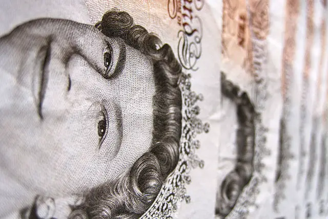 ten pound notes