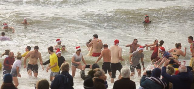 2017 Ventnor Boxing Day Swim by Lesley Brown