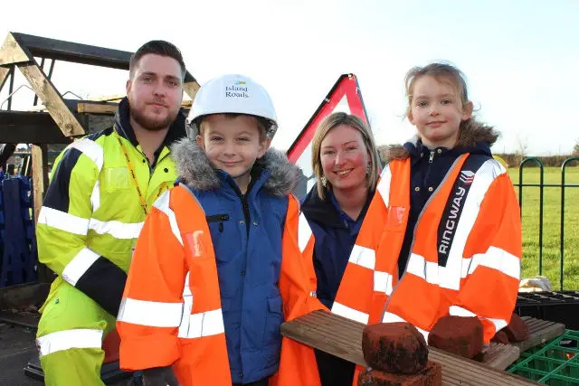 Hunnyhill pupils with Island Roads