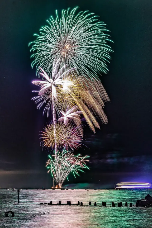 Seaview Regatta fireworks by Tim Wells of Light at Night Photography