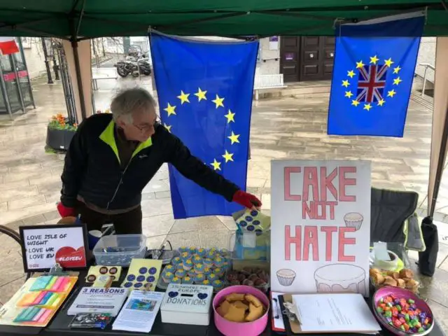 islanders for europe cake not hate - feb 2019