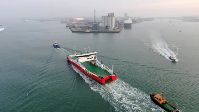 Red Kestrel arriving in Southampton by Alex Anderson, Maritime Filming UK
