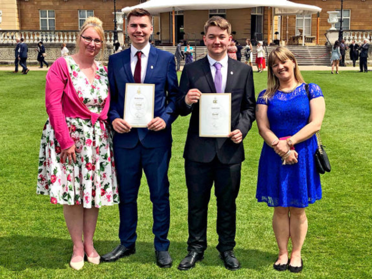Isle of Wight DofE Gold Award winners head to Buckingham Palace