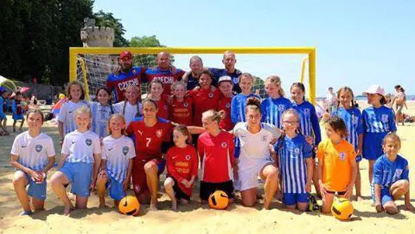 Girls' beach Soccer Teams