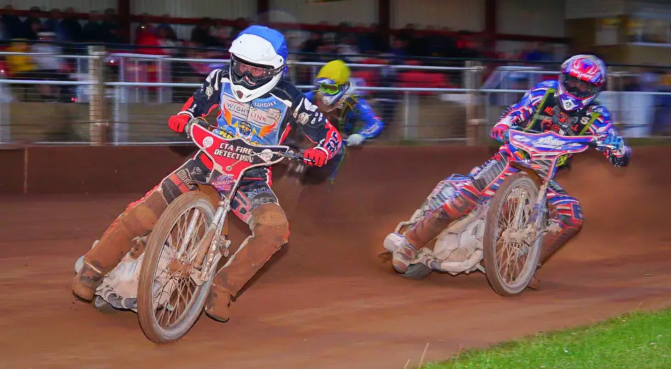 Riders in the Warriors versus Mildenhall race  - Image: © Ian Groves/Sportography