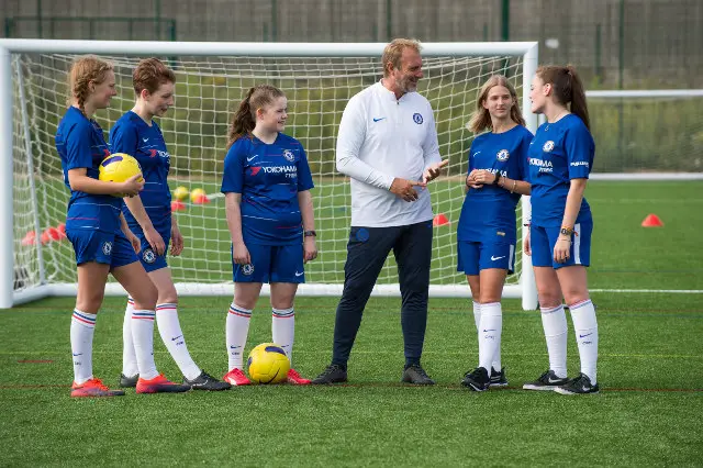 Cowes Enterprise College Team Up With Chelsea Fc Foundation To Announce New Football Academy
