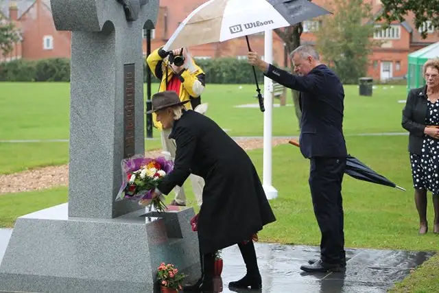 HH Princess Olga Andreevna Romanov laying flowers on the memorial