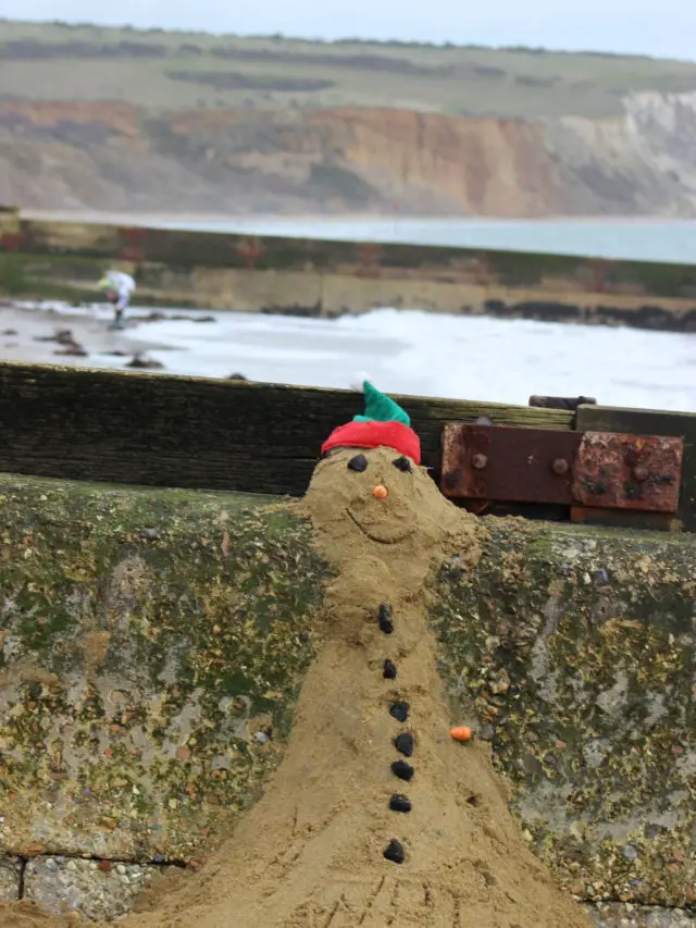 A festive looking Sandman Snowman