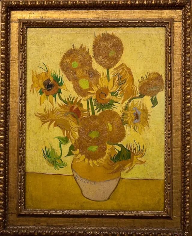 Painting of sunflowers by Vincent Van Gogh
