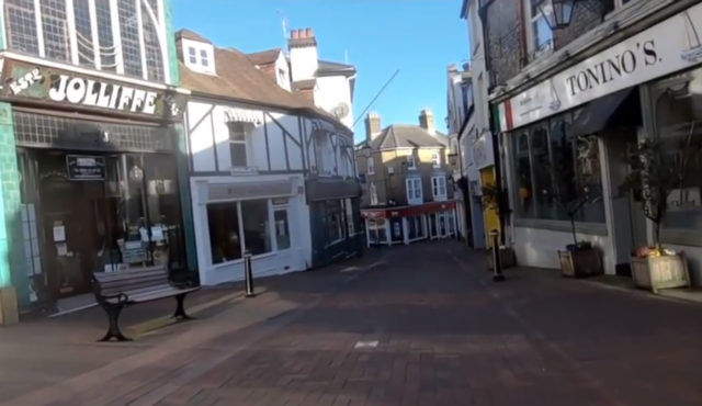 footage of cowes high street during lockdown
