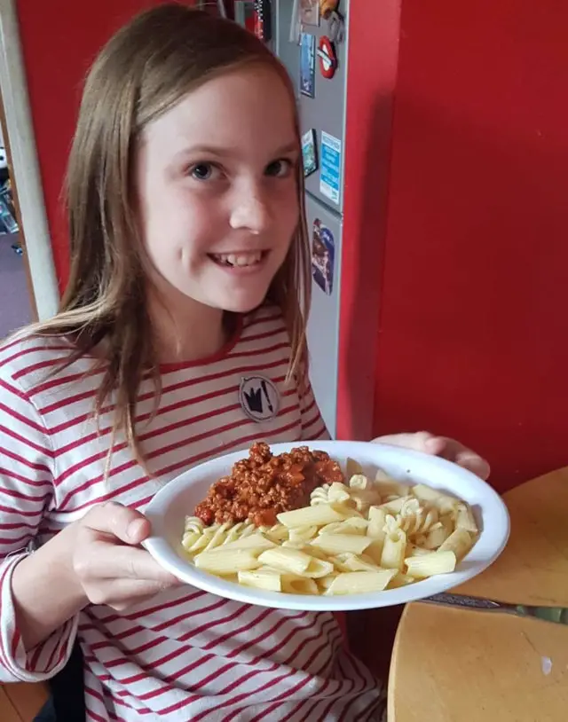 Poppy from Hunnyhill learnt how to make dinner