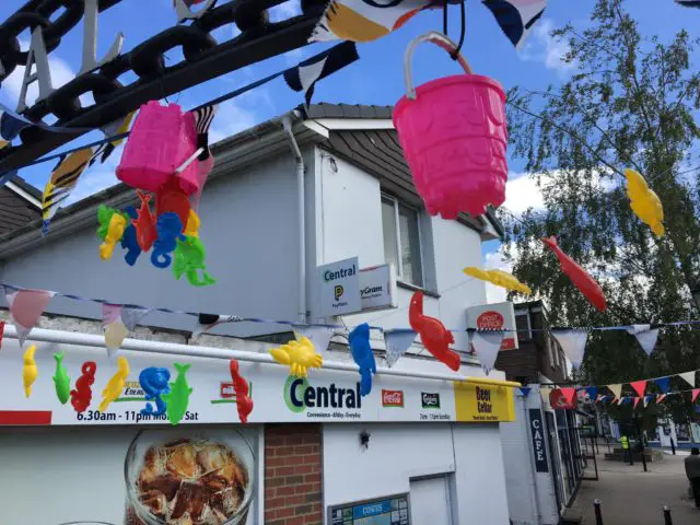 East Cowes Crafters decorate the town with a seaside theme
