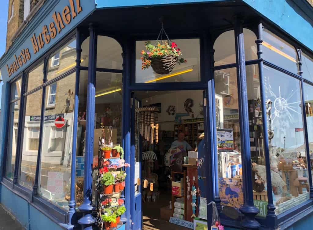 Isle of Wight shopkeepers urged to enter 'best small shops competition'