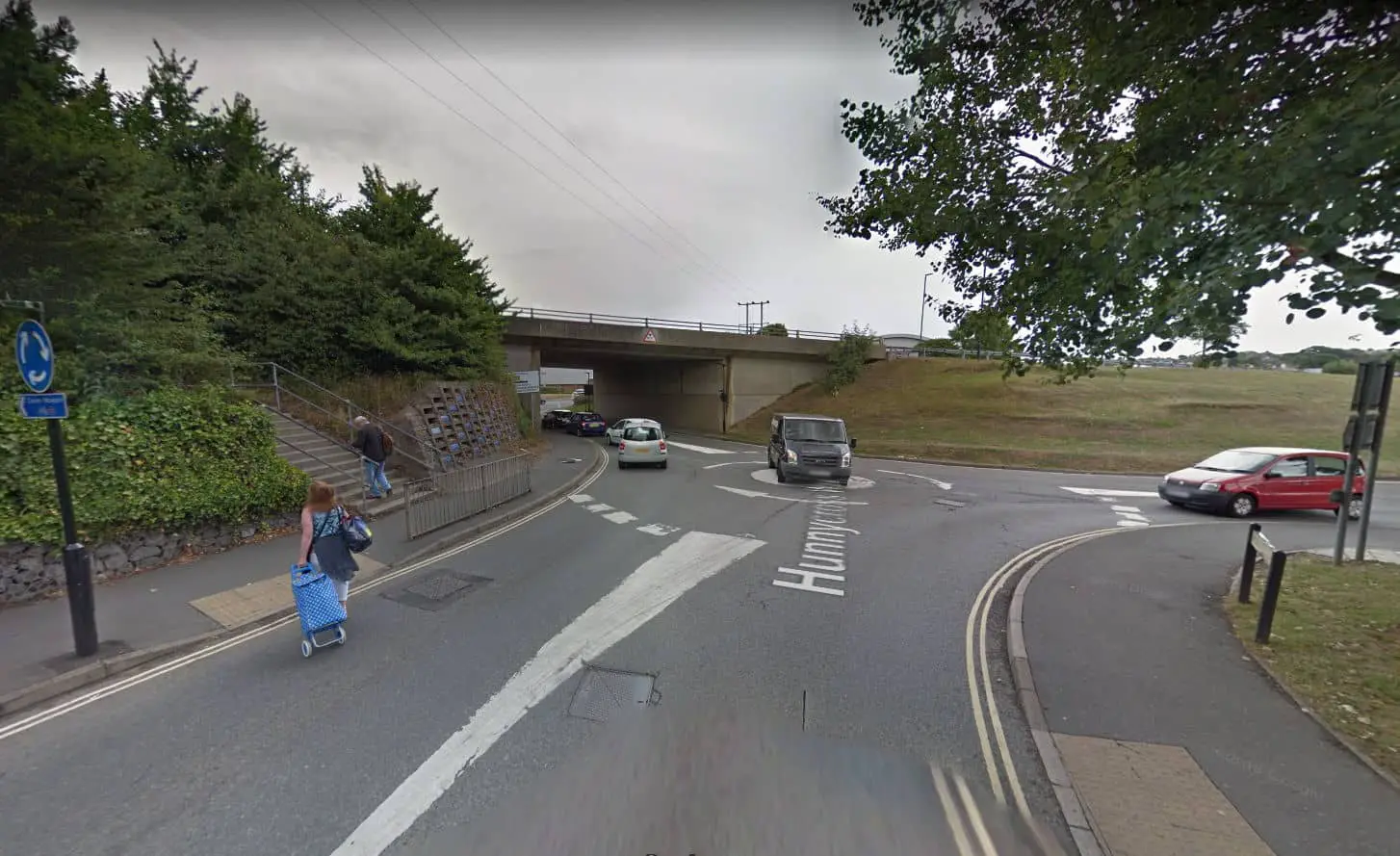 hunnycross way roundabout on Google Streetview