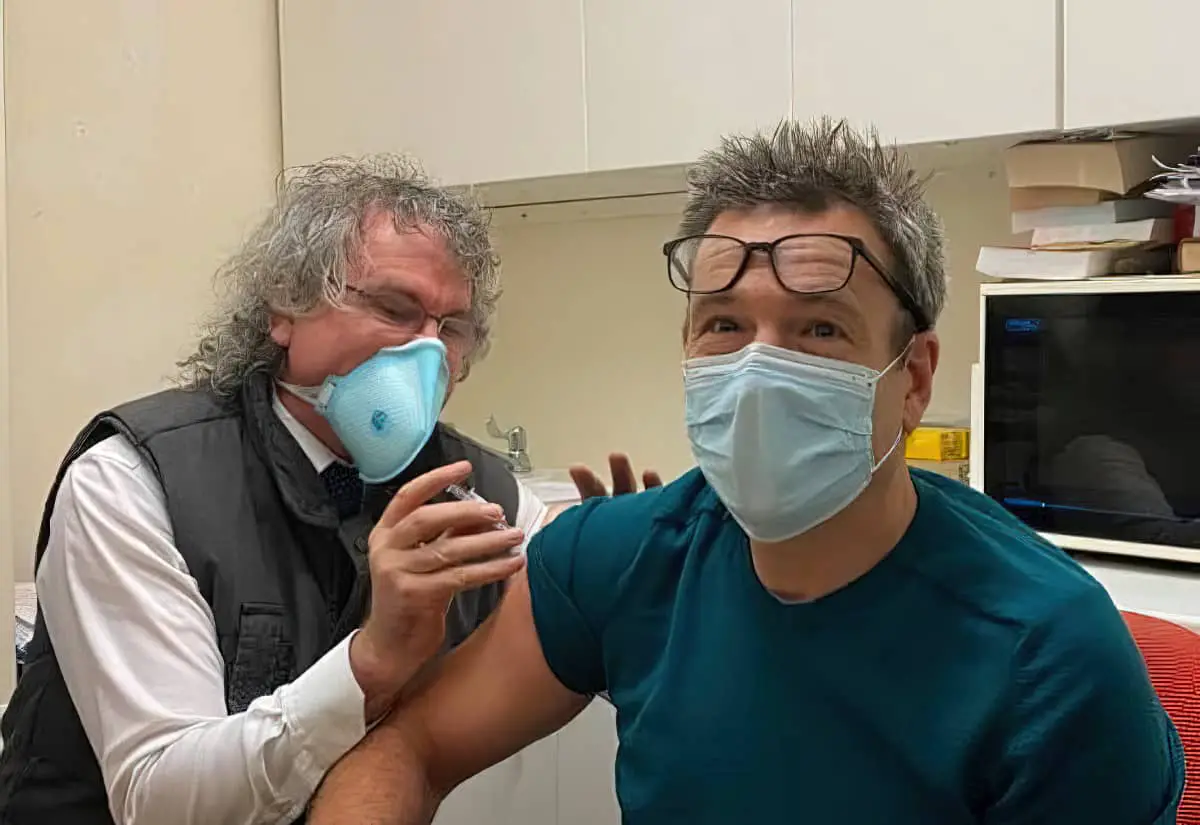 Bob Seely getting flu jab