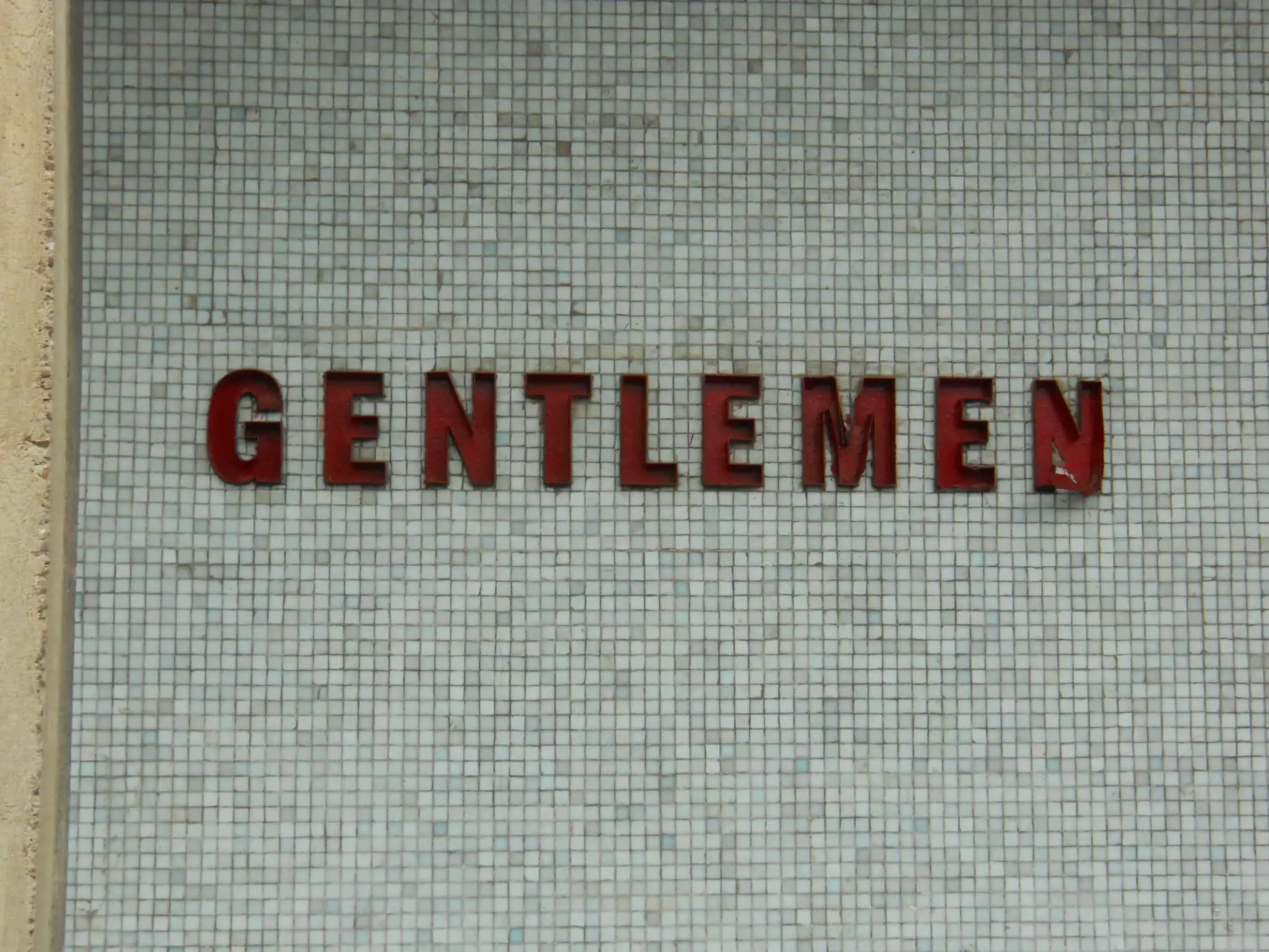Gentlemen toilets sign
